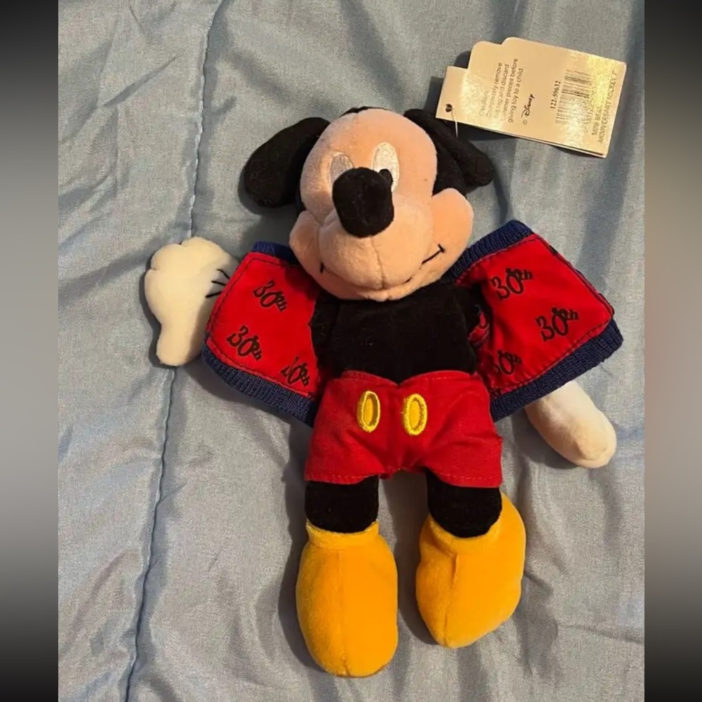 Vintage *MINT* 30th Anniversary WDW Mickey (2001)